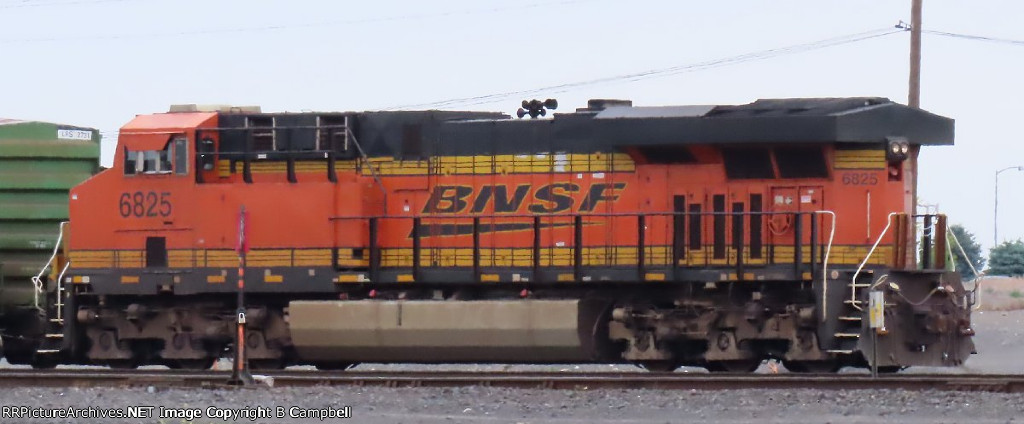 BNSF 6825